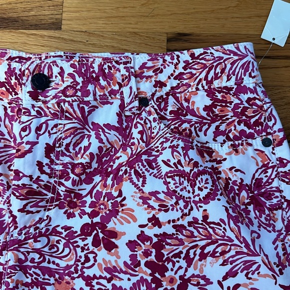 NWT Talbots Floral Bermuda Shorts Sz 10 - Picture 6 of 10